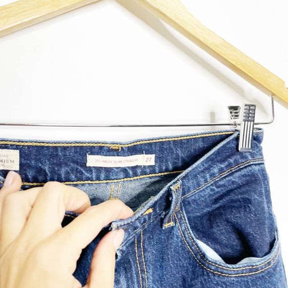 LEVI'S Premium 70'S HIGH RISE SLIM STRAIGHT Jeans Dark Wash womens 27 - Picture 4 of 9